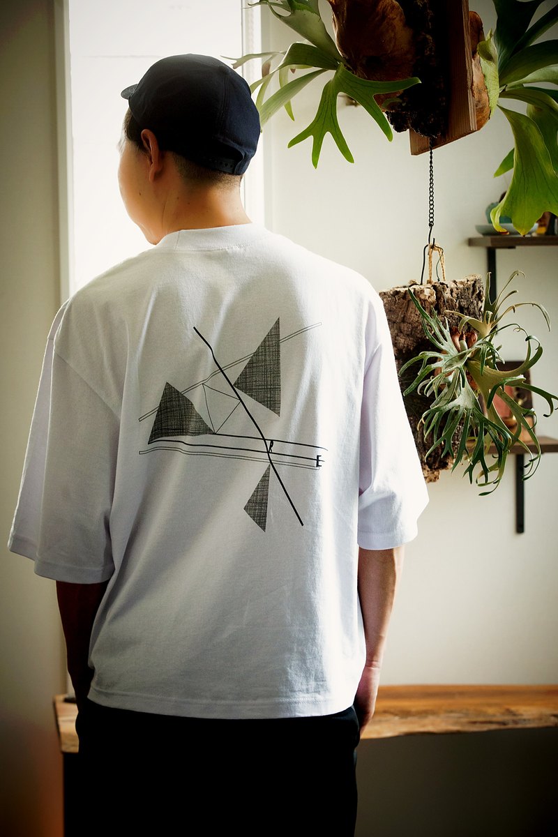 Tシャツ バックスタイル
